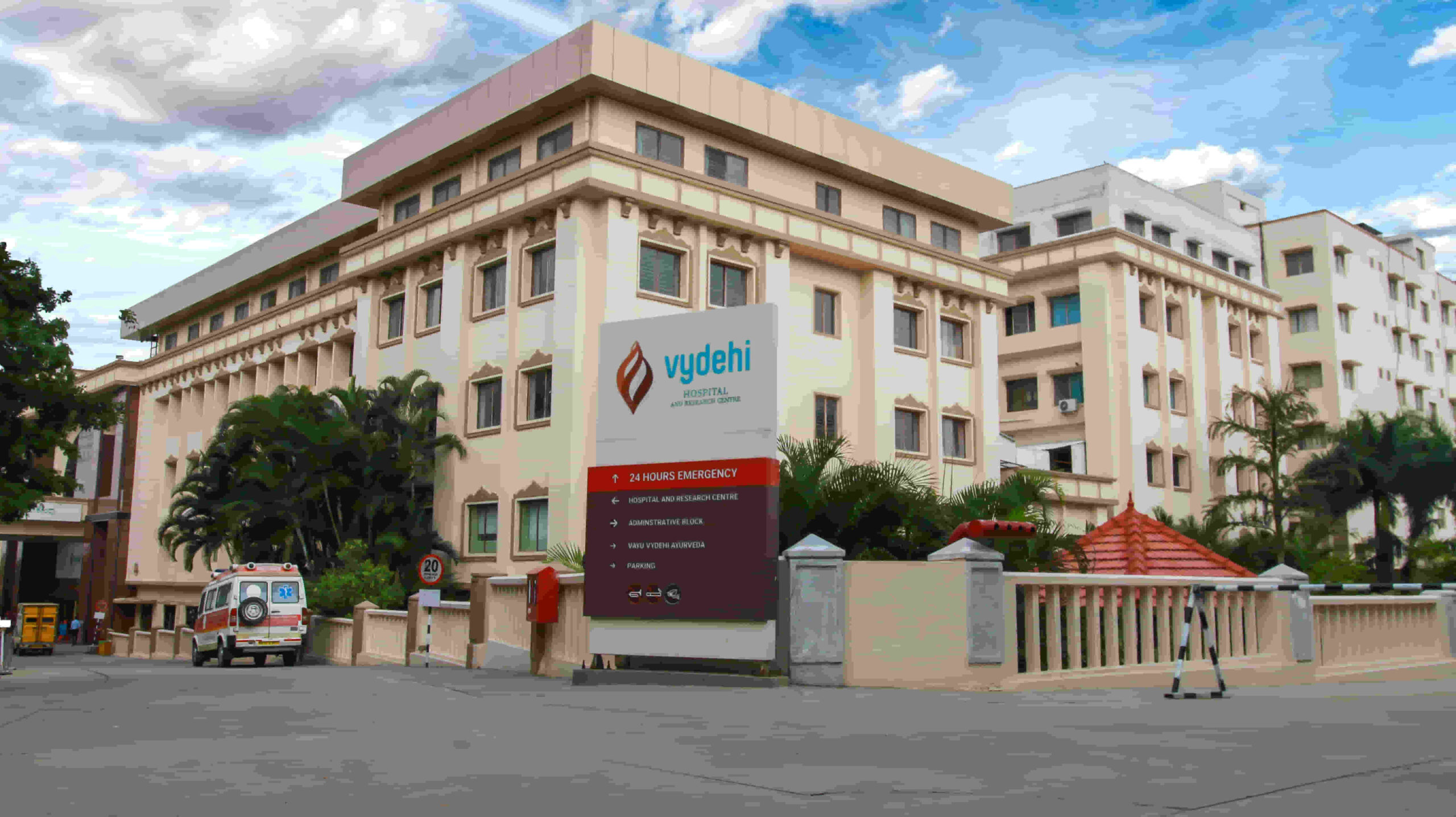 Vydehi Institute Of Medical Sciences, Bangalore Image